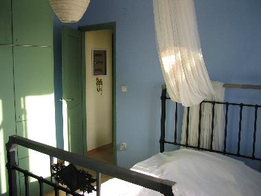 Une chambre a coucher pour deux personnes