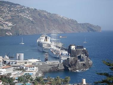 Chambre avec petit djeuner /en/au Funchal (Madeira)ou appartement ou maison de vacances