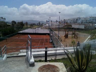Espace jeux: Tennis ; Voley; Basket; Mini Foot; Parc de jeux enfants 
