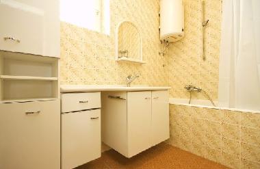 Maison de vacances �/en/au �aborić (Sibensko-Kninska)ou appartement ou maison de vacances