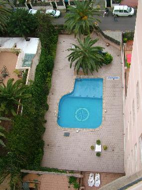 Piscine vue depuis le solarium