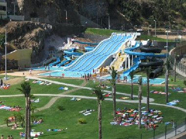 Appartement de vacances /en/au Canico  (Madeira)ou appartement ou maison de vacances
