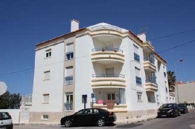 Appartement de vacances �/en/au Praia da Areia Branca (Grande Lisboa)ou appartement ou maison de vacances