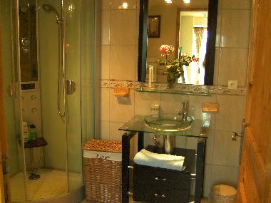 Chambre avec petit d�jeuner �/en/au Courlay (Deux-S�vres)ou appartement ou maison de vacances