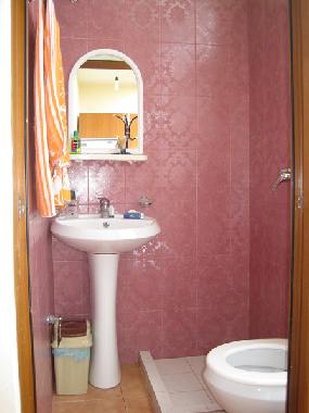 Chambre avec petit d�jeuner �/en/au Orikum (Vlore)ou appartement ou maison de vacances