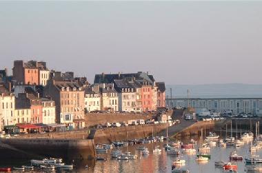 Chambre avec petit d�jeuner �/en/au DOUARNENEZ (Finist�re)ou appartement ou maison de vacances