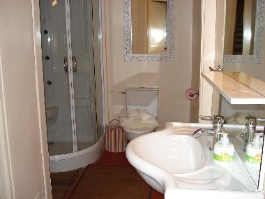 Maison de vacances �/en/au Grasse (Alpes-Maritimes)ou appartement ou maison de vacances