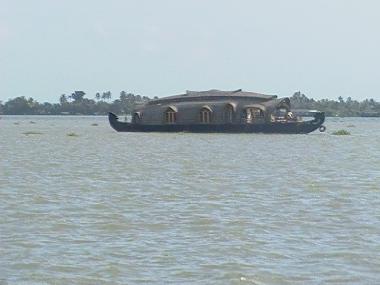 Bateau �/en/au KOTTAYAM (Kerala)ou appartement ou maison de vacances