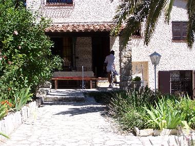 Maison de vacances �/en/au CABRIS (Alpes-Maritimes)ou appartement ou maison de vacances