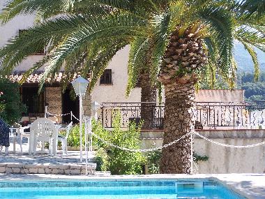 Maison de vacances �/en/au CABRIS (Alpes-Maritimes)ou appartement ou maison de vacances