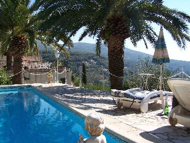 Maison de vacances �/en/au CABRIS (Alpes-Maritimes)ou appartement ou maison de vacances