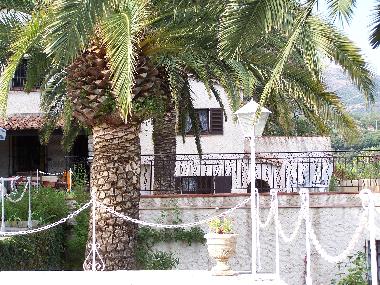 Maison de vacances �/en/au CABRIS (Alpes-Maritimes)ou appartement ou maison de vacances