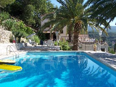 Maison de vacances �/en/au CABRIS (Alpes-Maritimes)ou appartement ou maison de vacances