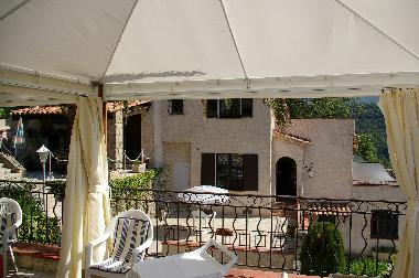 Maison de vacances �/en/au CABRIS (Alpes-Maritimes)ou appartement ou maison de vacances