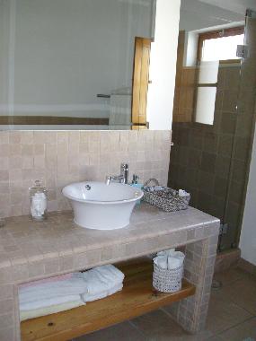 Chambre avec petit djeuner /en/au estombar (Algarve)ou appartement ou maison de vacances