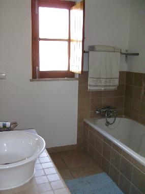 Chambre avec petit djeuner /en/au estombar (Algarve)ou appartement ou maison de vacances