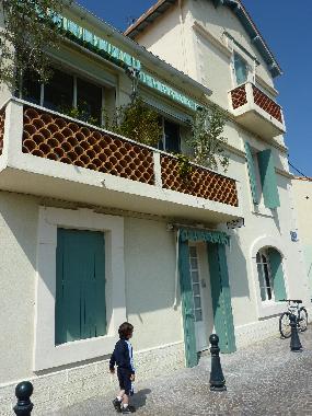 Maison de vacances /en/au calvisson (Gard)ou appartement ou maison de vacances