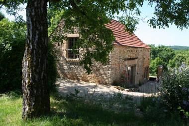 Maison de vacances /en/au BOUZIC (Dordogne)ou appartement ou maison de vacances