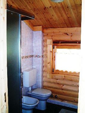 salle de bain avec douche