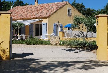 Maison de vacances �/en/au ARTIGNOSC SUR VERDON (Var)ou appartement ou maison de vacances