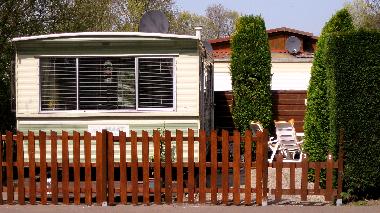 Caravane  �/en/au Bruinisse (Zeeland)ou appartement ou maison de vacances