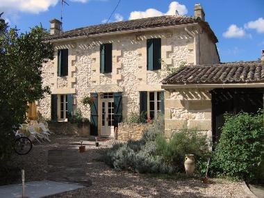 Chambre avec petit djeuner /en/au Montcaret (Dordogne)ou appartement ou maison de vacances