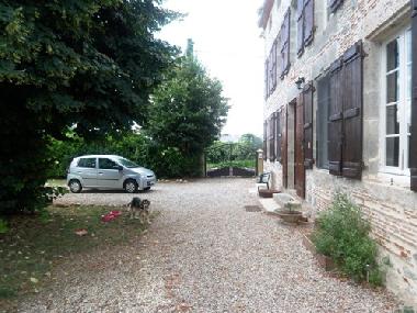 Chambre avec petit djeuner /en/au Aiguillon (Lot-et-Garonne)ou appartement ou maison de vacances