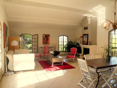 Maison de vacances �/en/au VELAUX (Bouches-du-Rh�ne)ou appartement ou maison de vacances