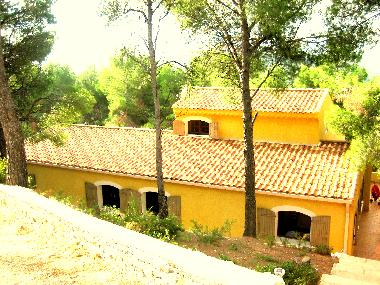 Maison de vacances �/en/au VELAUX (Bouches-du-Rh�ne)ou appartement ou maison de vacances