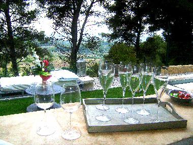 Maison de vacances �/en/au VELAUX (Bouches-du-Rh�ne)ou appartement ou maison de vacances