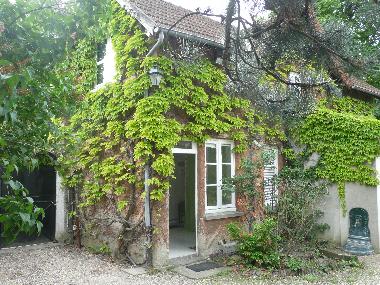 Maison de vacances /en/au LA VARENNE ST HILAIRE (Val-de-Marne)ou appartement ou maison de vacances