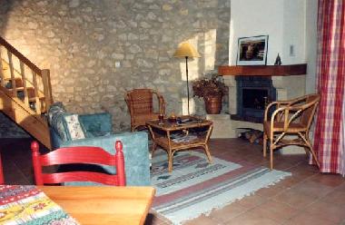 Maison de vacances �/en/au Grane (Dr�me)ou appartement ou maison de vacances