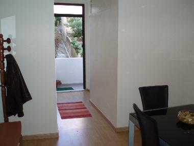 petit balcon et escaliers vers notre jardin