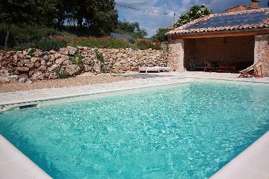 Maison de vacances �/en/au Le Barroux (Vaucluse)ou appartement ou maison de vacances