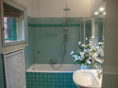 Chambre avec petit d�jeuner �/en/au Bologna (Bologna)ou appartement ou maison de vacances