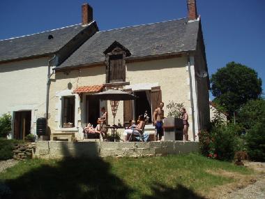 Maison de vacances /en/au St Priest la March (Centre)ou appartement ou maison de vacances