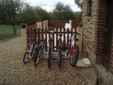 Maison de vacances /en/au St Priest la March (Centre)ou appartement ou maison de vacances