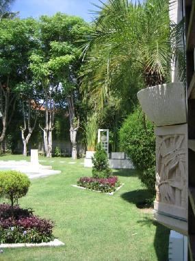 Maison de vacances �/en/au SEMINYAK (Bali)ou appartement ou maison de vacances
