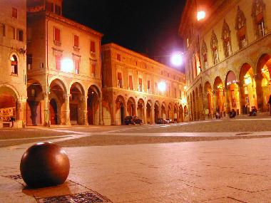 Chambre avec petit d�jeuner �/en/au Bologna (Bologna)ou appartement ou maison de vacances