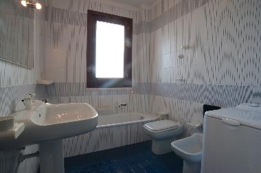 LE SALE DE BAIN AU PREMIER �TAGE