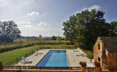 Maison de vacances �/en/au St Cr�pin et Carlucet  (Dordogne)ou appartement ou maison de vacances