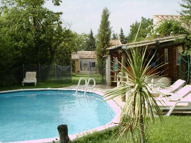 Maison de vacances /en/au St. Etienne du Grs (Bouches-du-Rhne)ou appartement ou maison de vacances