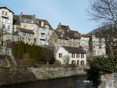 Maison de vacances �/en/au Croze (Creuse)ou appartement ou maison de vacances