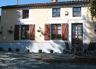 Maison de vacances /en/au St Sornin La Marche (Haute-Vienne)ou appartement ou maison de vacances
