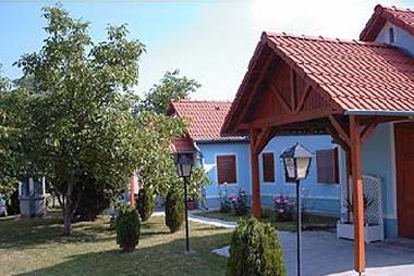 Maison de vacances �/en/au Balatonbereny (Somogy)ou appartement ou maison de vacances