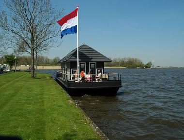 Bateau �/en/au Offingawier/Sneek (Friesland)ou appartement ou maison de vacances
