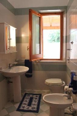 LE SALE DE BAIN AVEC DOUCHE