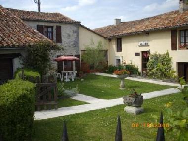 Maison de vacances /en/au Verteillac (Dordogne)ou appartement ou maison de vacances