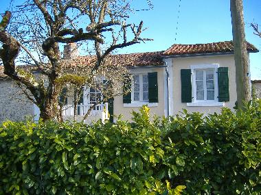 Maison de vacances /en/au Verteillac (Dordogne)ou appartement ou maison de vacances
