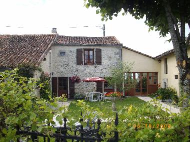 Maison de vacances /en/au Verteillac (Dordogne)ou appartement ou maison de vacances